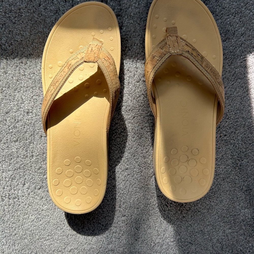 Vionic Hi Tide Sandal